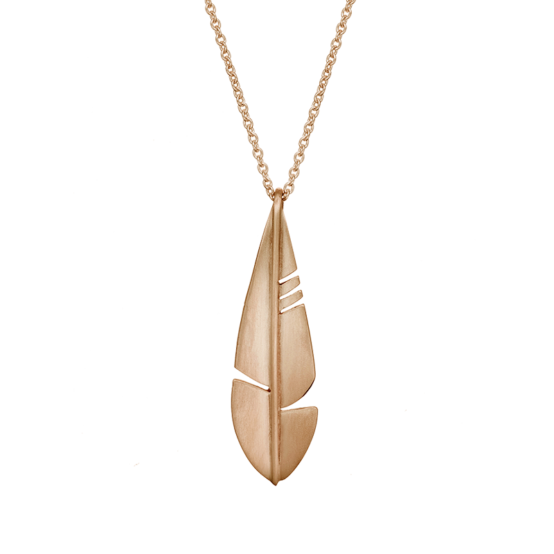 【きれいめファッション51選】上品さと清潔感をキープし P-native-feather-pendant-small アクセサリー