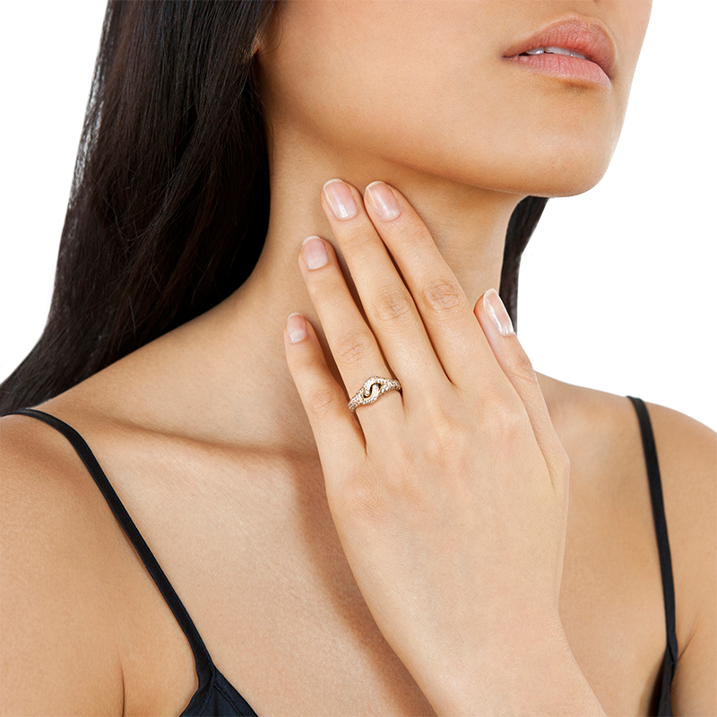 R-knot ring pave-onfig4