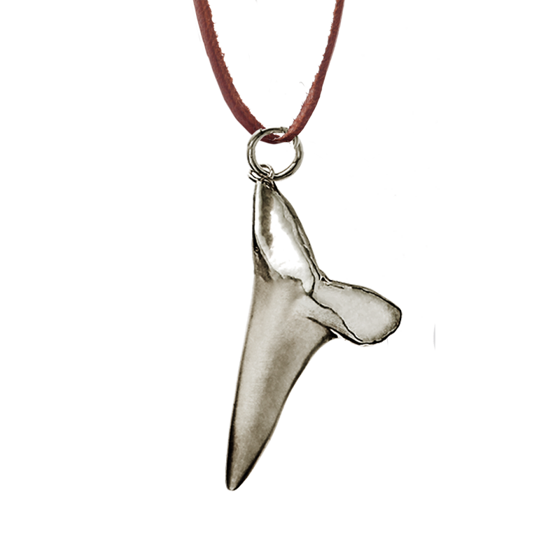 P-Sharktooth_Pendant_Side-w-leather-90