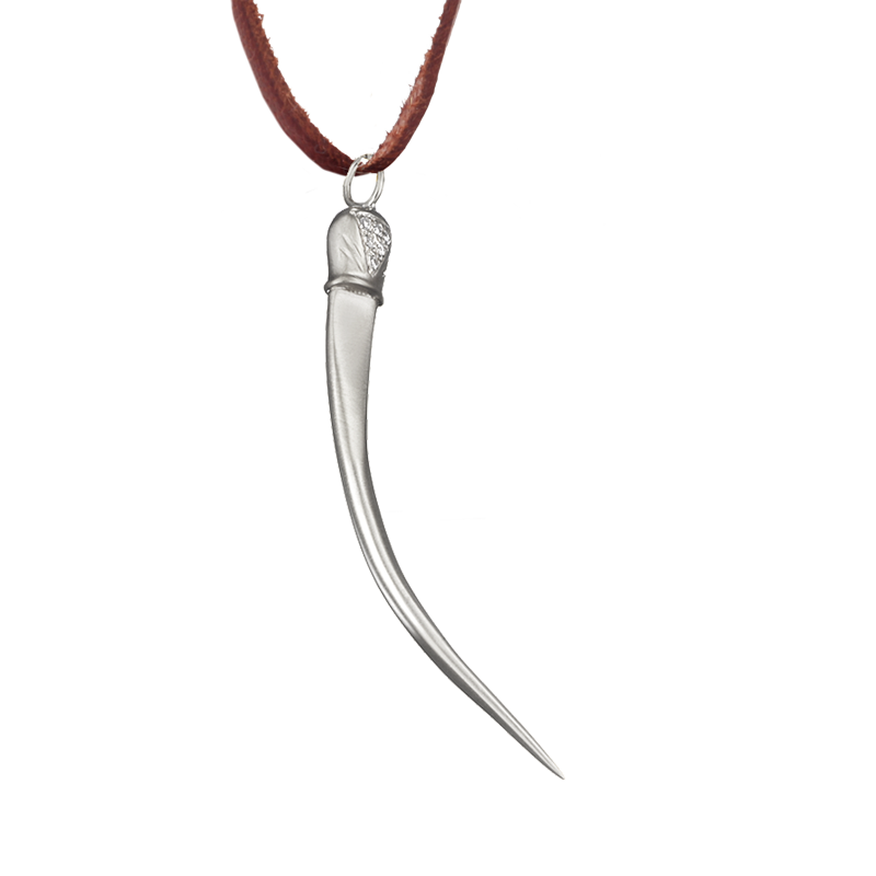 P-Warrior_Pendant_Medium_ss-leather-90